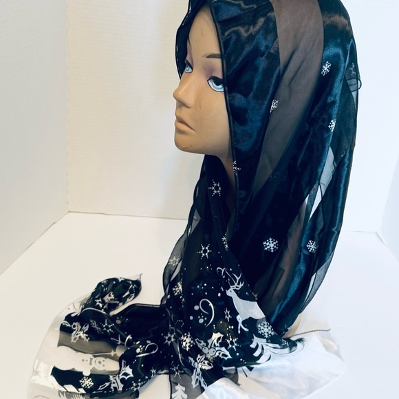 Holiday Christmas Scarves Red Black Santa Reindeer Snowman Lot of Three 58 x 13" - Picture 4 of 16